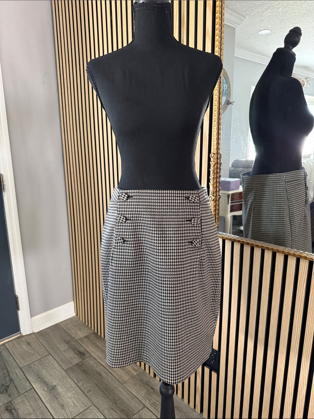 H&M Black and White Houndstooth Pencil Skirt
